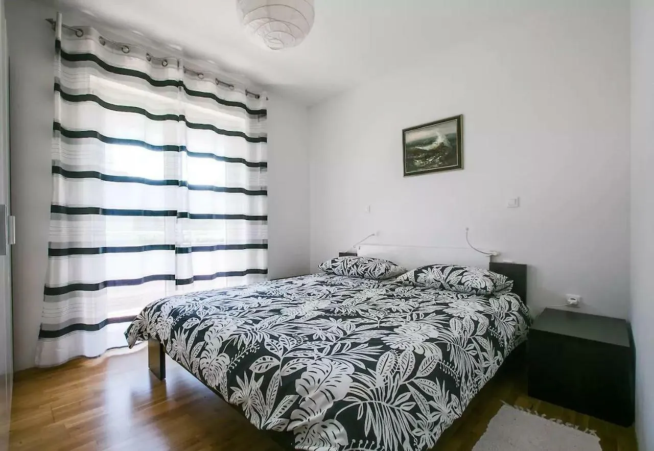 Apartment Vitalia 2+2 contacts